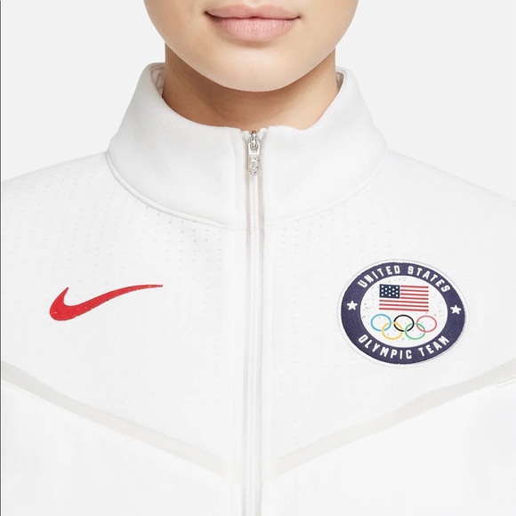 Very Rare USA Nike Team USA Windrunner
Women's Medal Stand Jacket - Picture 2 of 15